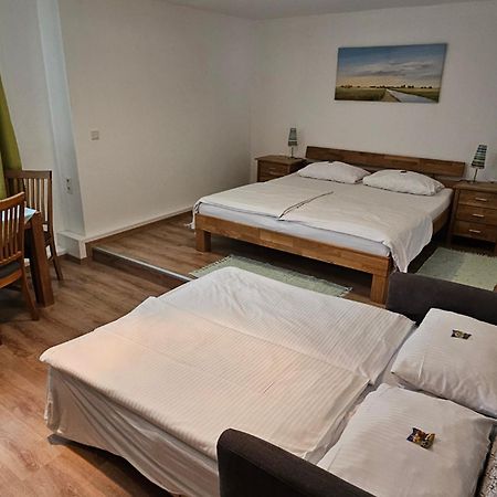 Hotel Hirsch Гюнцбург Екстер'єр фото