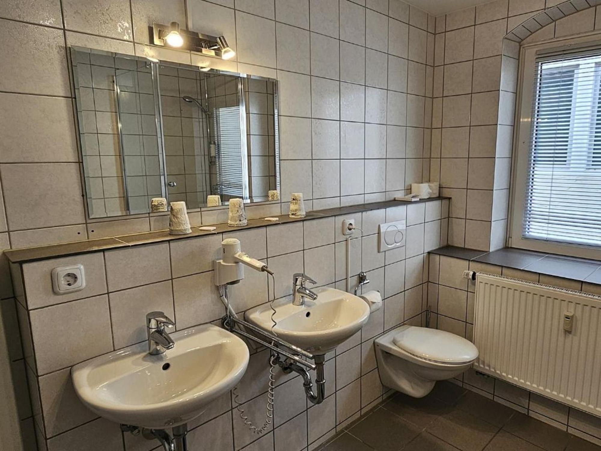 Hotel Hirsch Гюнцбург Екстер'єр фото