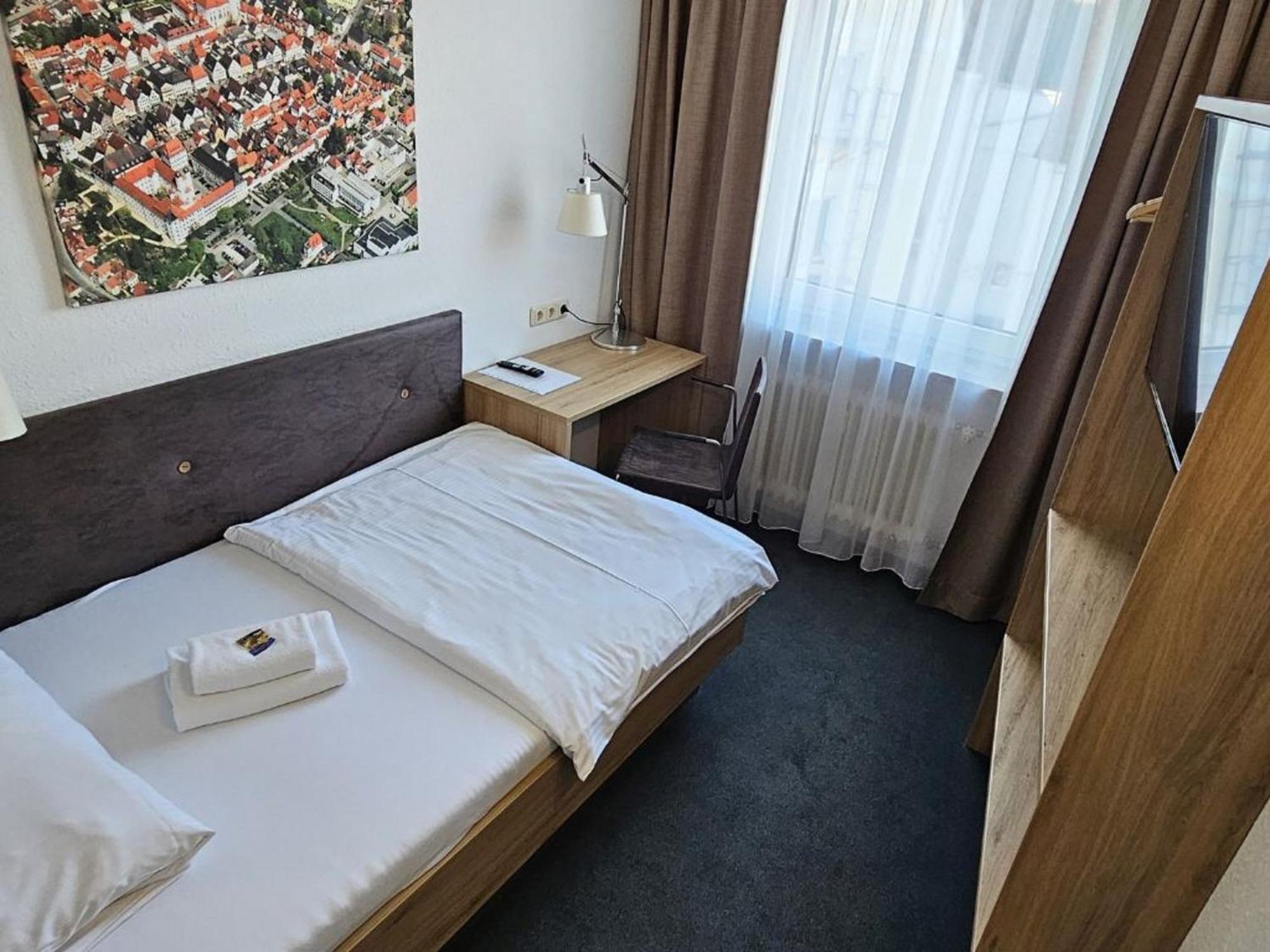 Hotel Hirsch Гюнцбург Екстер'єр фото