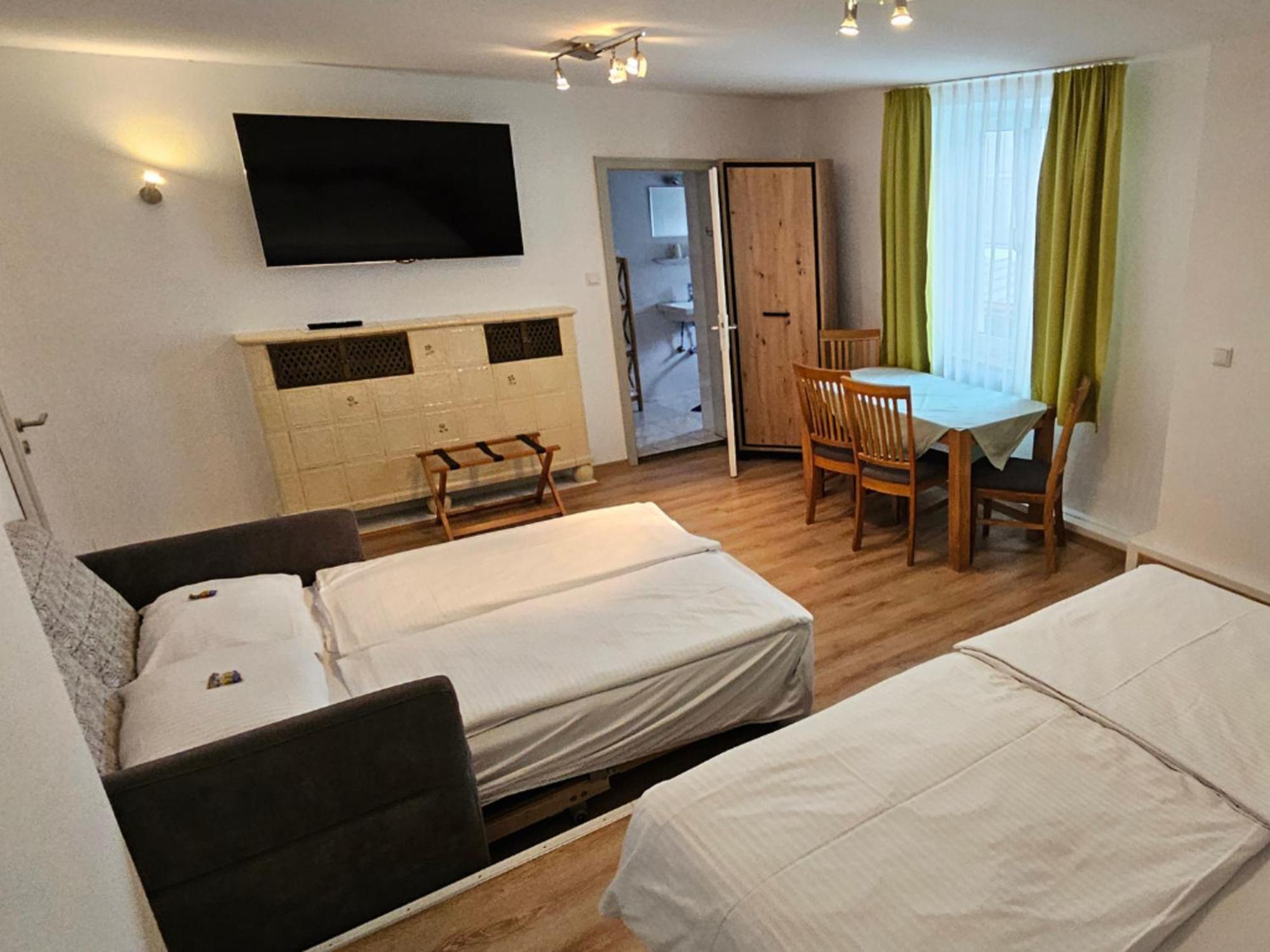Hotel Hirsch Гюнцбург Екстер'єр фото